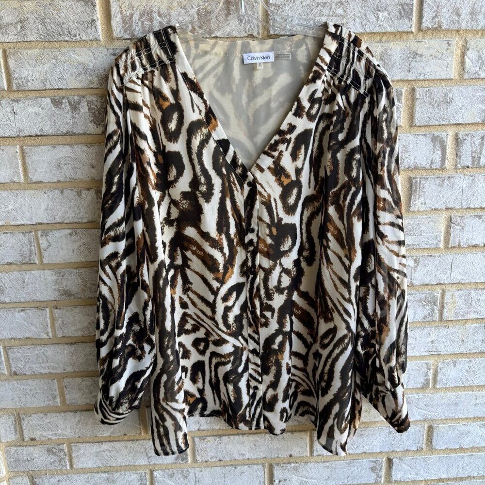 Calvin Klein Long Sleeve V-Neck Animal Print Blouse Women's Size 3X.